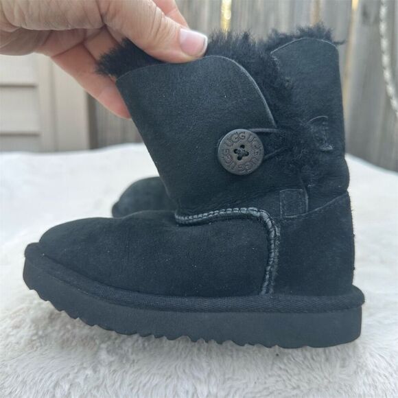 UGG Kids Classic Bailey Button II Black Ankle Boots Size 9 - Picture 3 of 9